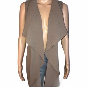 Primi sleeveless drape front blouse